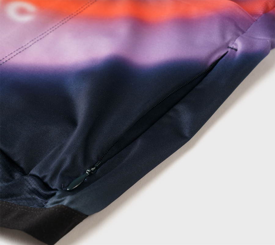 Made from 100% recycled and Bluesign® fabrics.