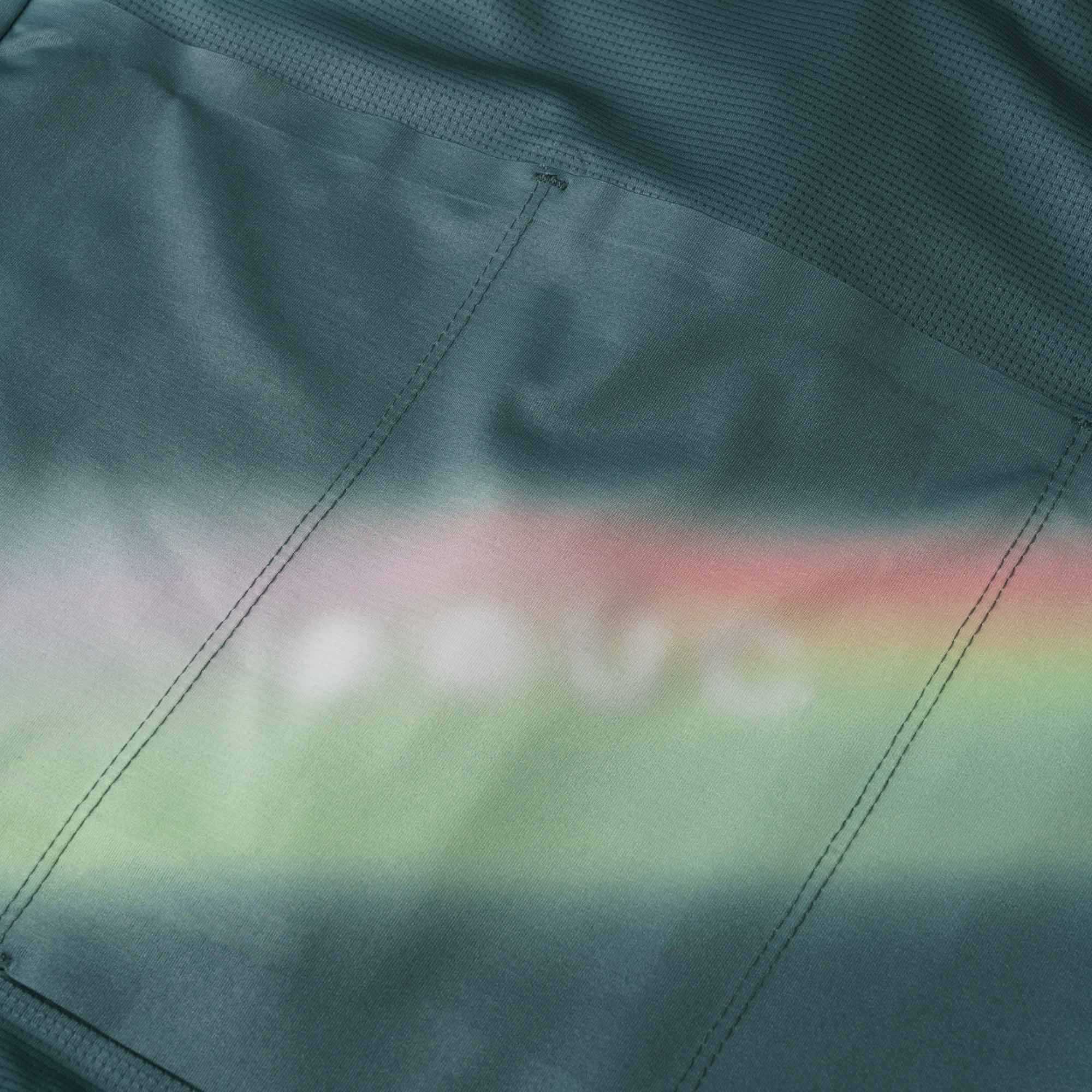 Made from 100% recycled and Bluesign® fabrics.