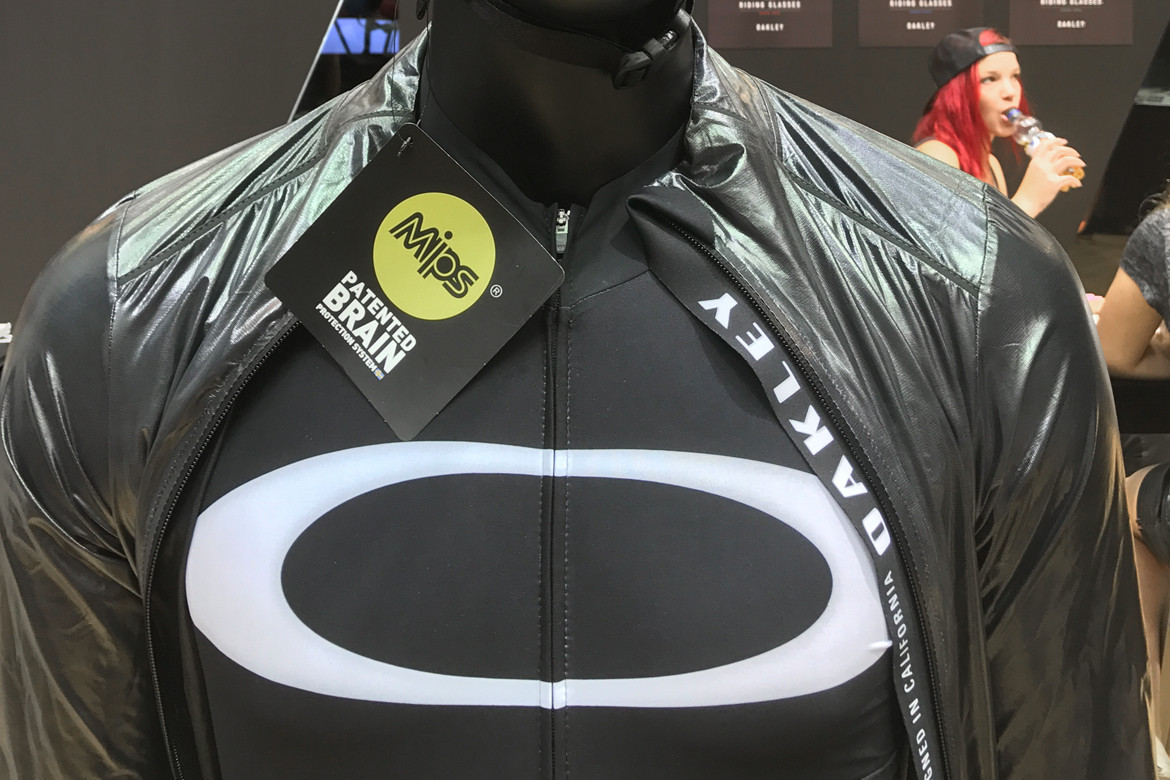 oakley cycling clothing