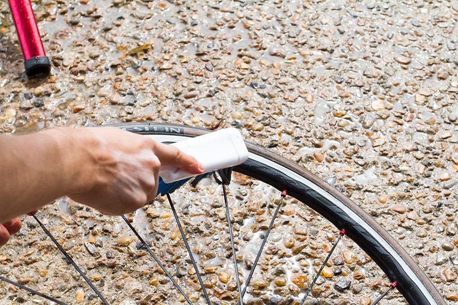 cleaning bike rims