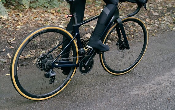 Top 5 Cycling Overshoes This Season