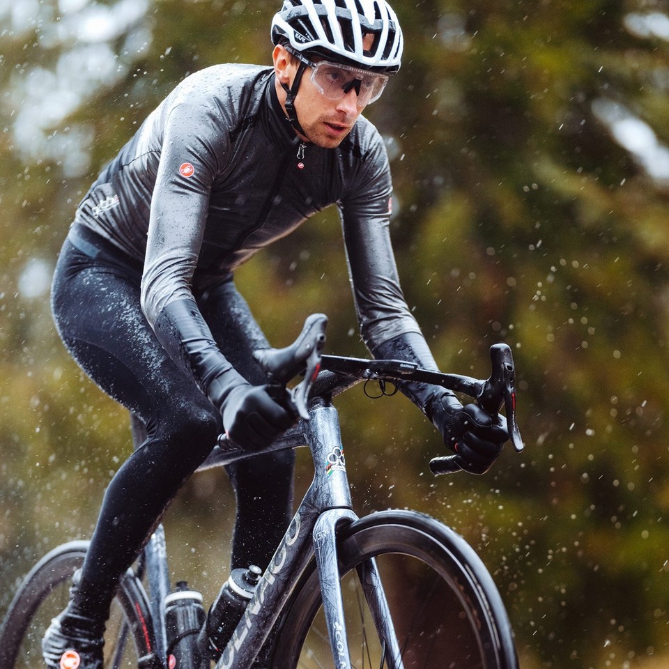 Castelli Gabba R Jacket on bike