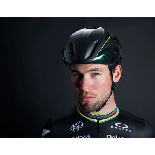 MET Manta Cavendish Edition HES Road Helmet