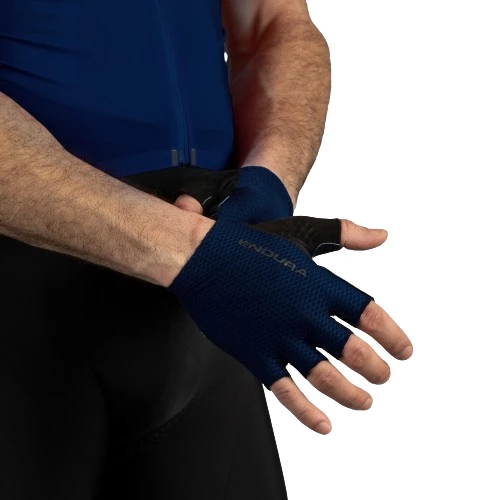 Sigma Sports Endura EGM Mitts | Discount Codes available, easy returns, up to £25 off with Newsletter Signup, FREE Postage over £60