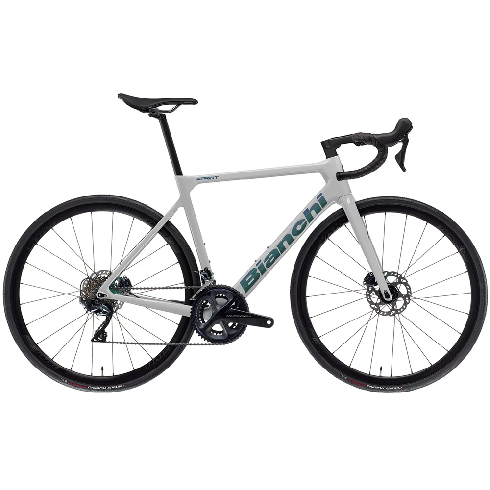 Bianchi Oltre Comp 105 Di2 Disc Road Bike 2025 | Sigma Sports