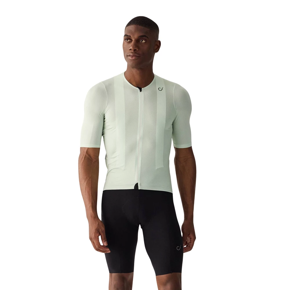 Sigma Sports Velocio Ultralight Mesh Short Sleeve Jersey | Discount Codes available, easy returns, up to £25 off with Newsletter Signup, FREE Postage over £60