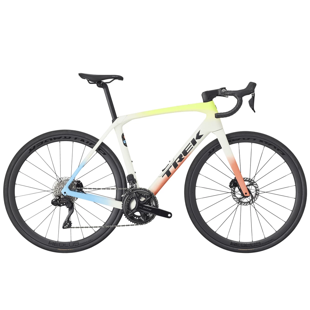 Sigma Sports Trek Domane SL 6 105 Di2 Gen 4 Road Bike | Discount Codes available, easy returns, up to £25 off with Newsletter Signup, FREE Postage over £60
