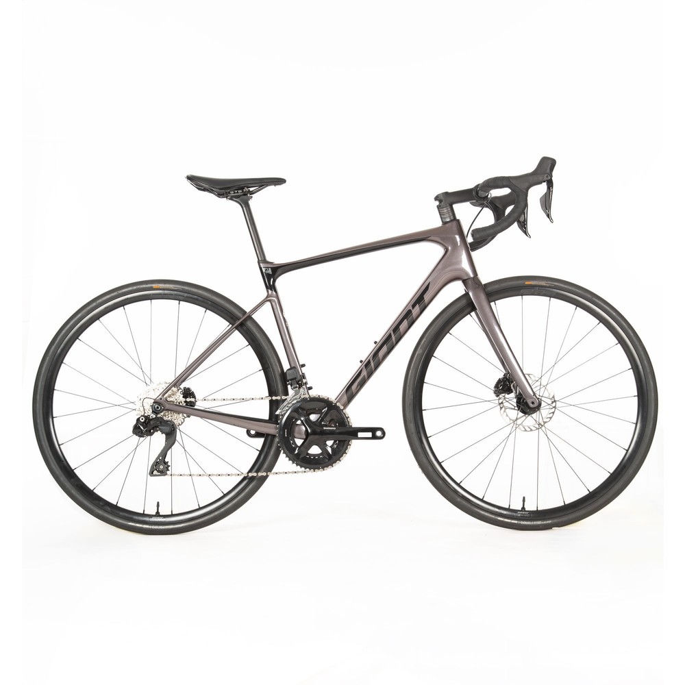 Giant Defy Advanced 1 Carbon Medium 2023 - Approved Used
