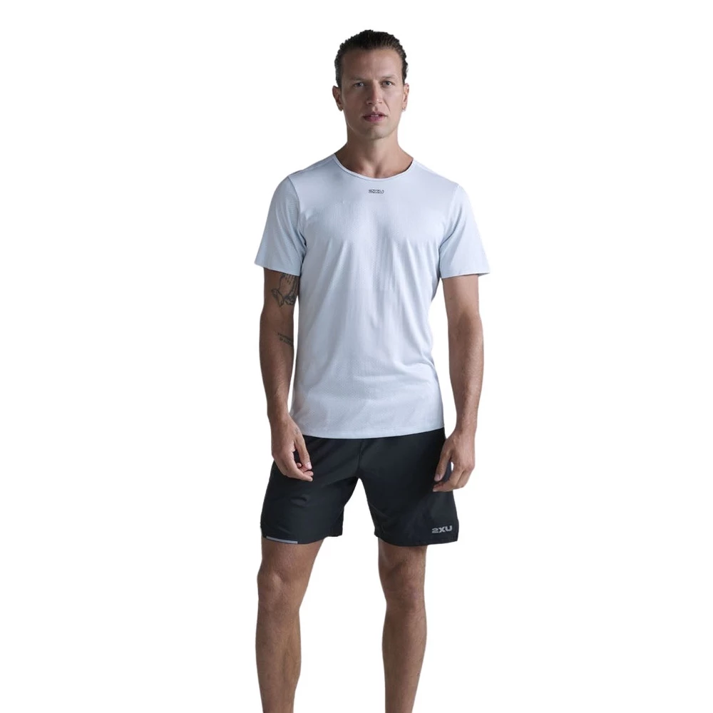 Sigma Sports 2XU Light Speed Tech T-Shirt | Discount Codes available, easy returns, up to £25 off with Newsletter Signup, FREE Postage over £60