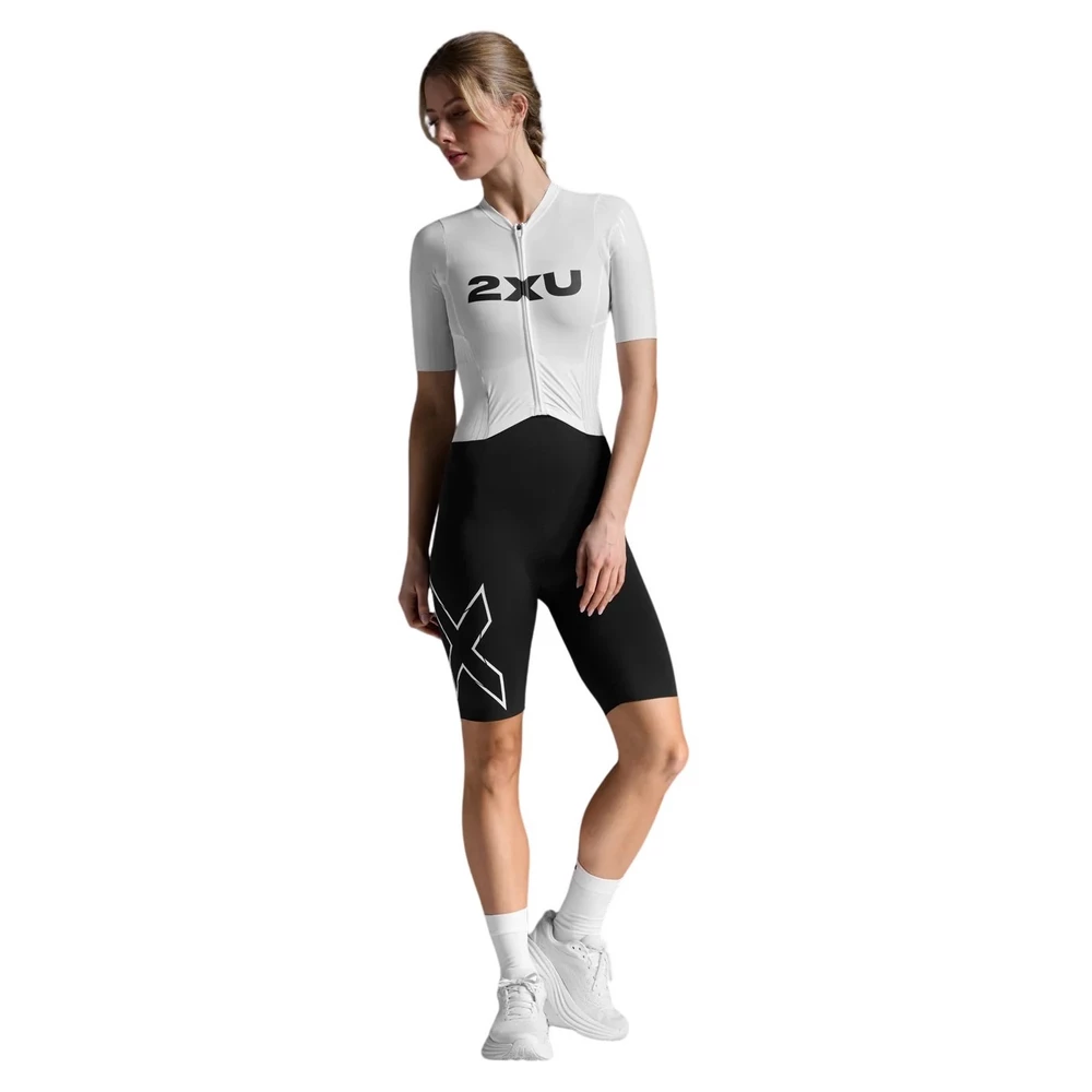 Sigma Sports 2XU Women's Light Speed React Short Sleeved Trisuit | Discount Codes available, easy returns, up to £25 off with Newsletter Signup, FREE Postage over £60