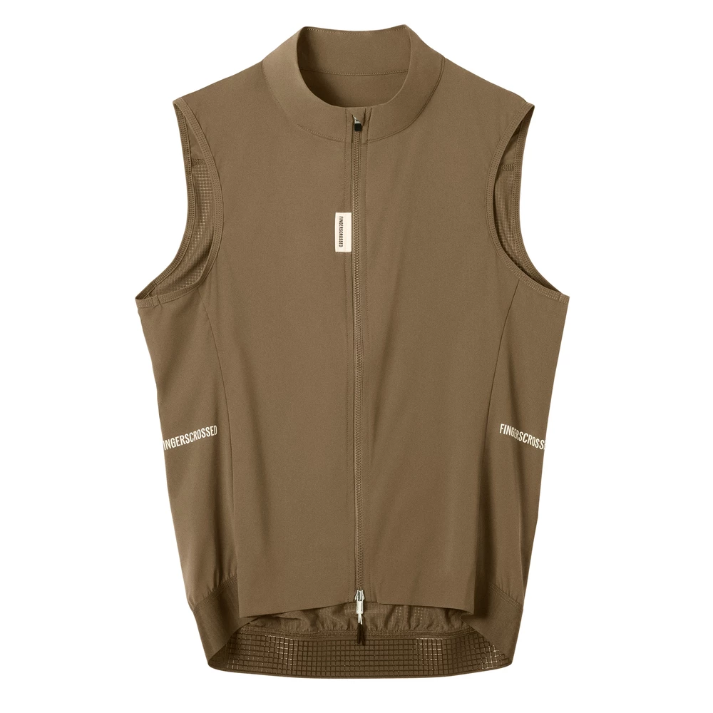 Sigma Sports FINGERSCROSSED Road Wind Vest | Discount Codes available, easy returns, up to £25 off with Newsletter Signup, FREE Postage over £60