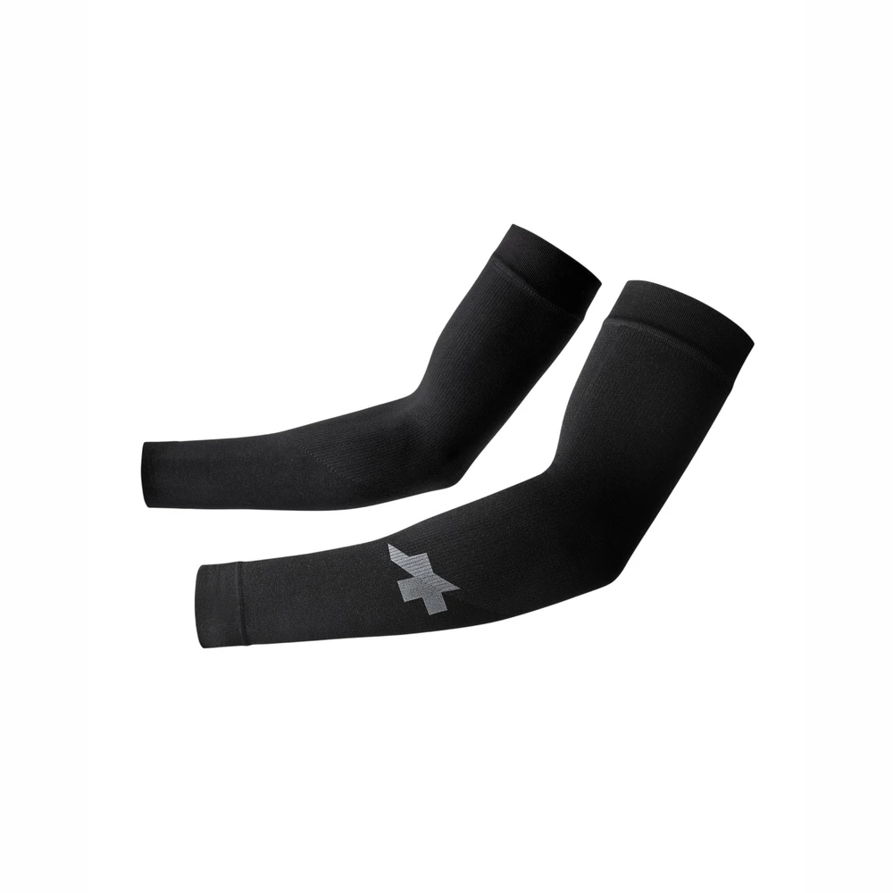 Sigma Sports Assos Summer UV Arm Protectors P1 | Discount Codes available, easy returns, up to £25 off with Newsletter Signup, FREE Postage over £60